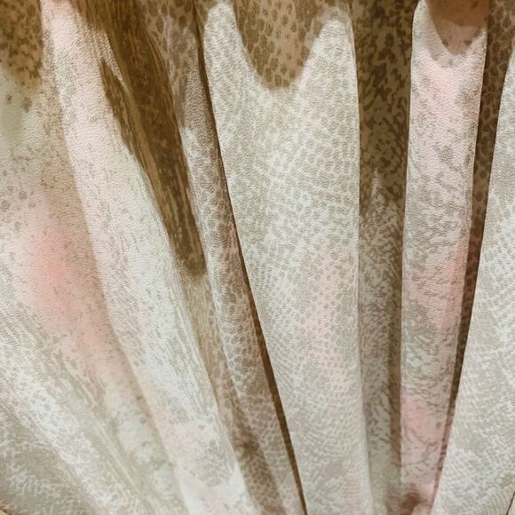 Violet + Claire white pink snake print Off shoulder blouse size Small - Picture 3 of 6